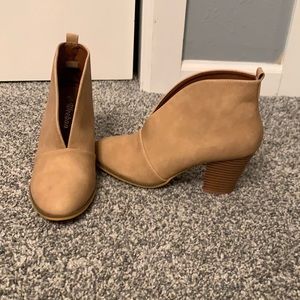 Size 8 tan Weeboo bootie